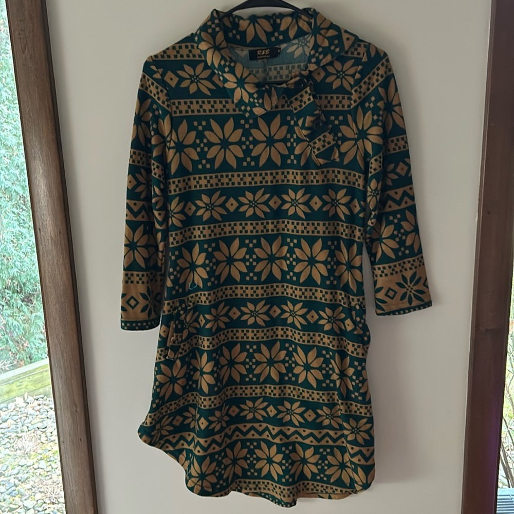 R & B collection women’s medium tunic